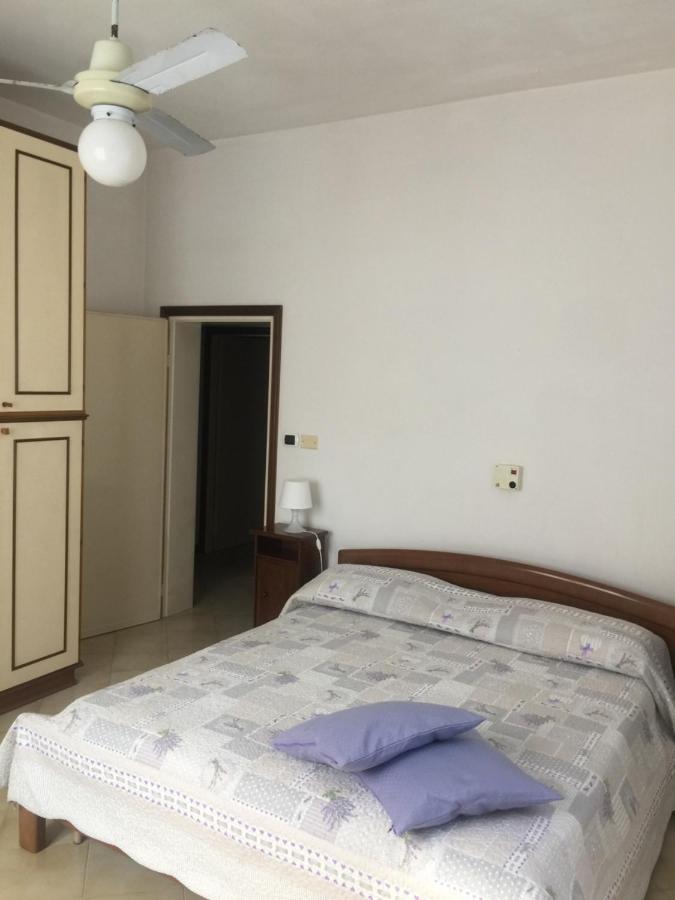 La Casa Di Clara Ombrellone Con 2 Lettini Al Lido San Giuliano Gratis E Parcheggio Privato Gratis Apartment Римини Екстериор снимка